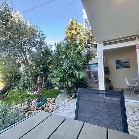 Apartment Urban Oasis Цриквениця Номер фото