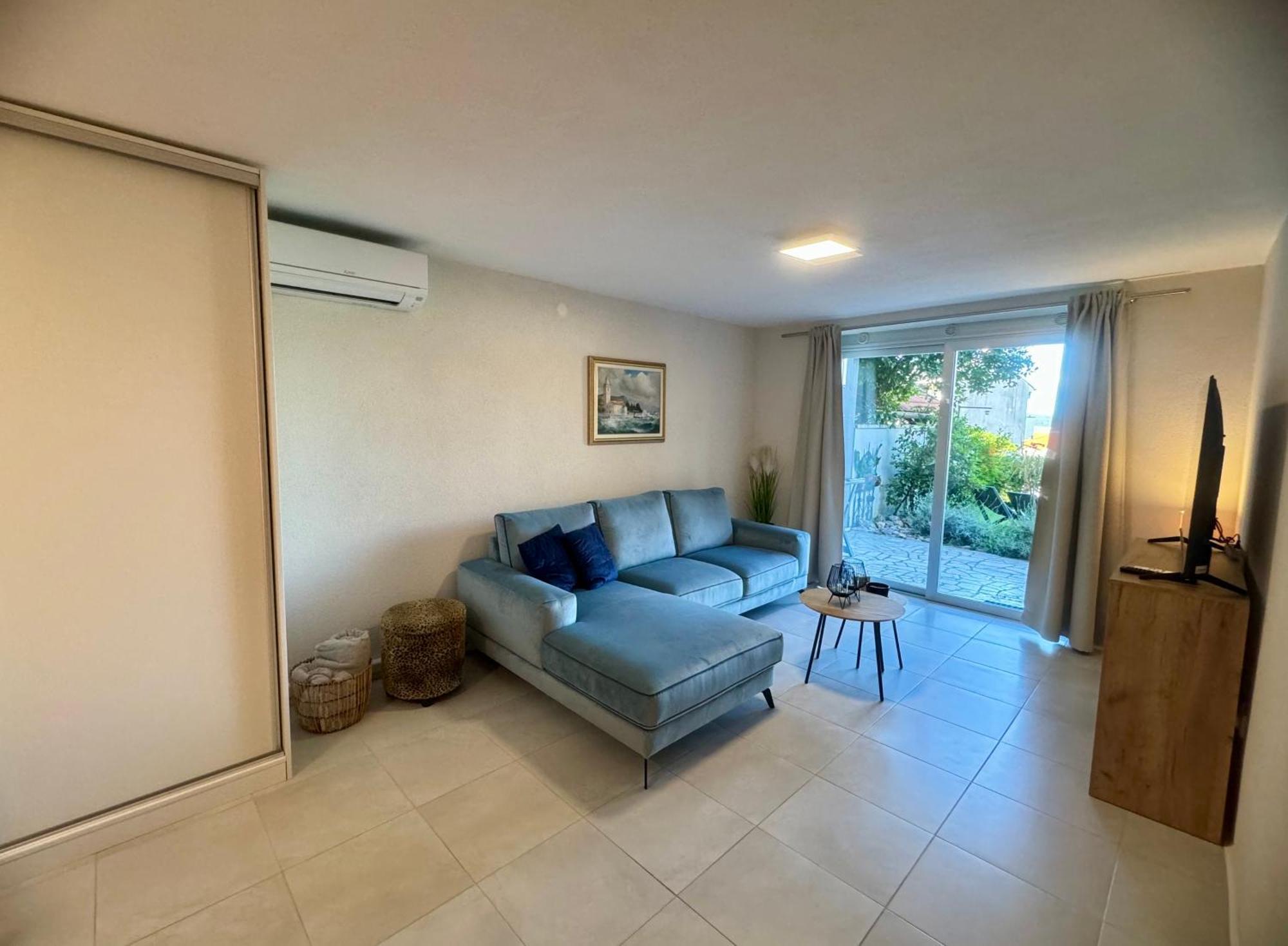 Apartment Urban Oasis Цриквениця Номер фото